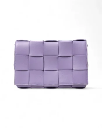 High-quality product photo of a Bottega Veneta Small Intreccio Lilac Box in Lilac