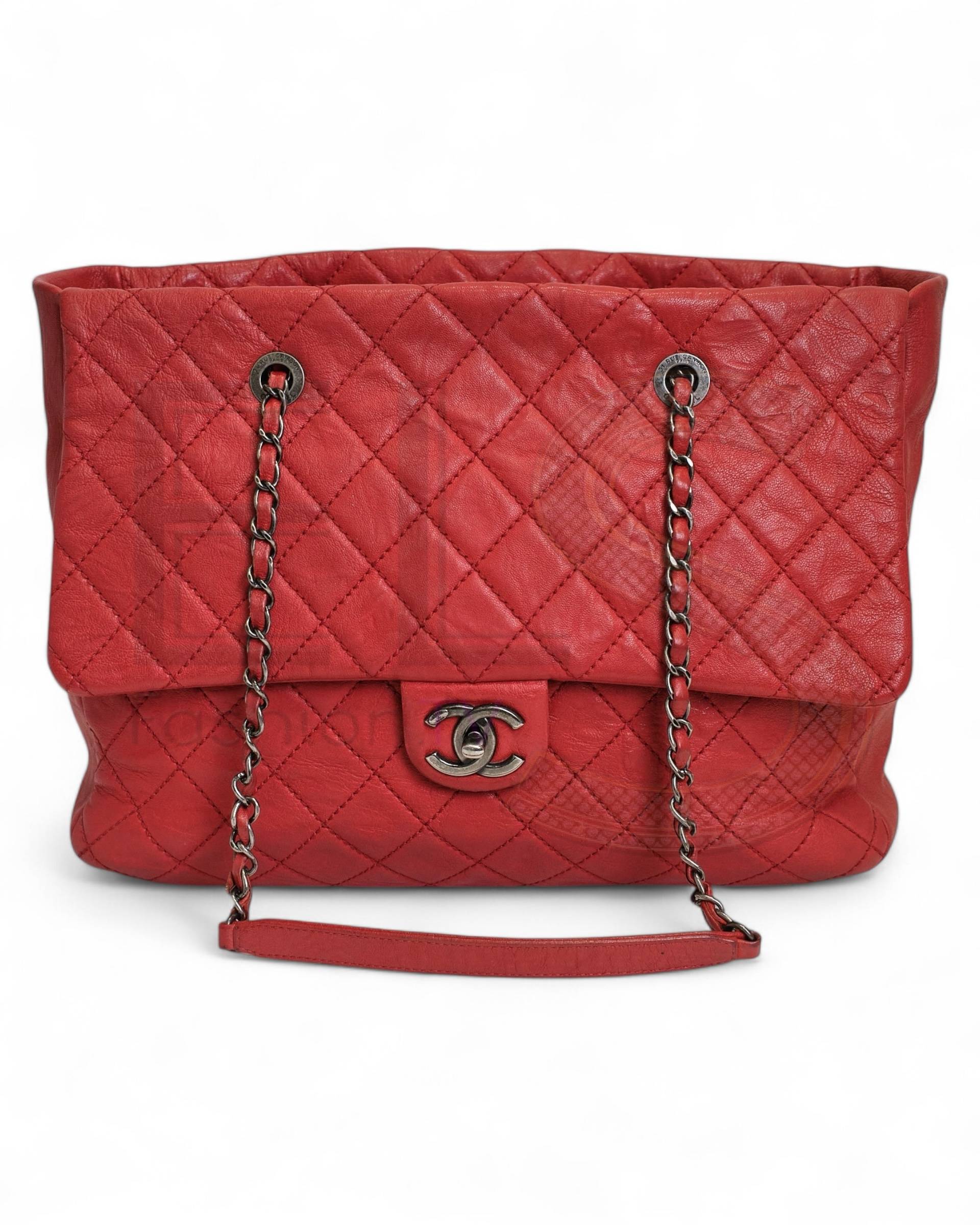 Chanel Maxi Jumbo Shopper Red – Good Collectors Edition