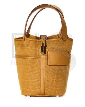 High-quality product photo of a Hermès Picotin Lock 18 Cargo Toile Goeland Swift Sesame in Swift Sesame